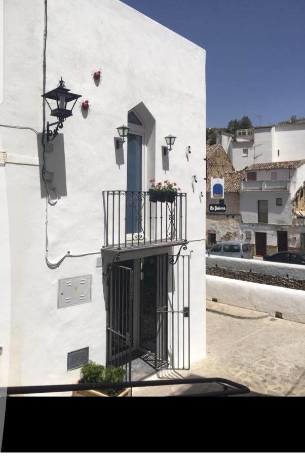 El Nido De La Galeria Apartment Setenil De Las Bodegas Bagian luar foto